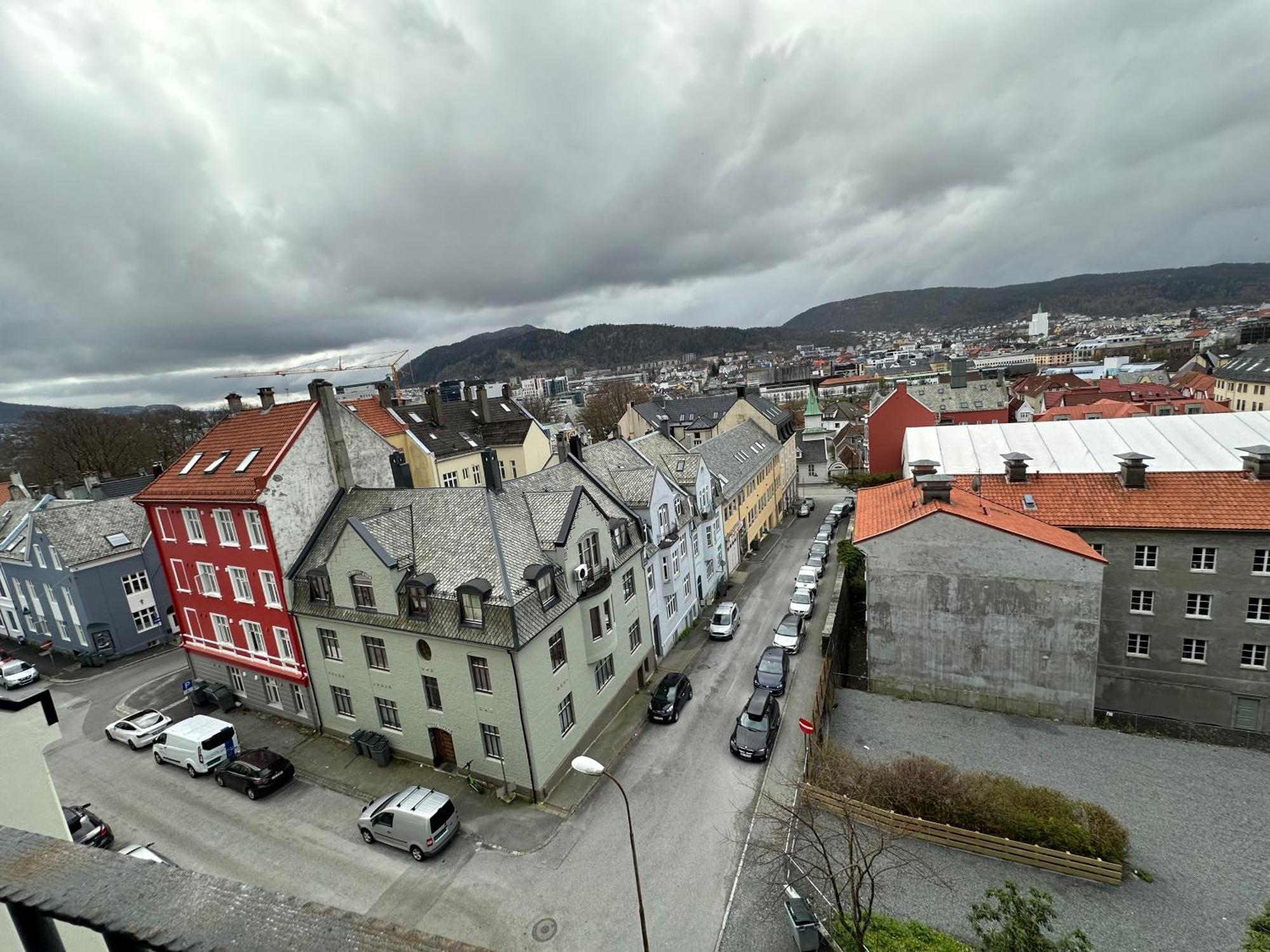 Sjarmerende Bolig Like Ved Togstasjonen Apartment เบอร์เกน ภายนอก รูปภาพ